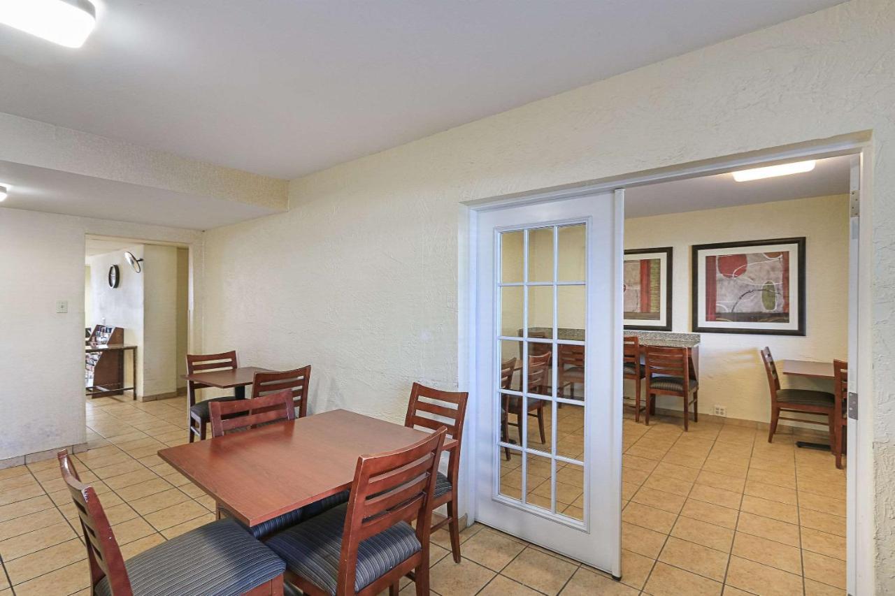 Rodeway Inn Όστιν Εξωτερικό φωτογραφία